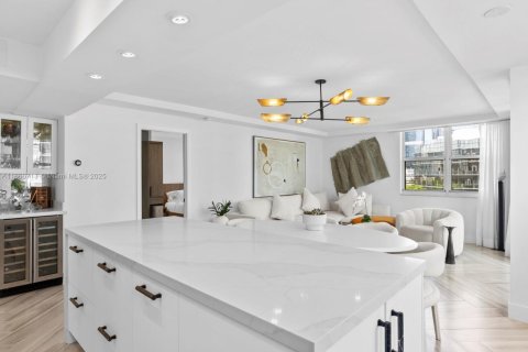 Copropriété à vendre à Miami, Floride: 2 chambres, 98.94 m2 № 2013186 - photo 5
