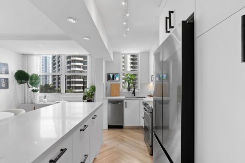 Copropriété à vendre à Miami, Floride: 2 chambres, 98.94 m2 № 2013186 - photo 2