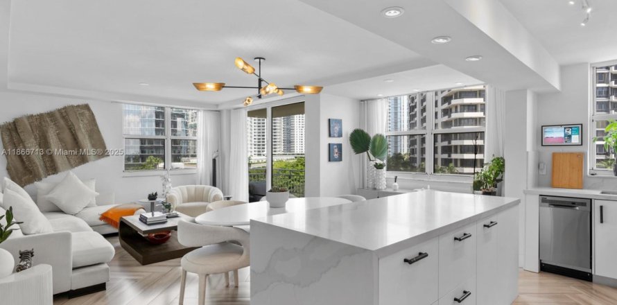 Condo à Miami, Floride, 2 chambres  № 2013186