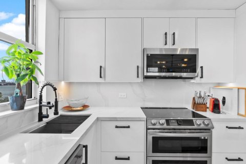 Copropriété à vendre à Miami, Floride: 2 chambres, 98.94 m2 № 2013186 - photo 4