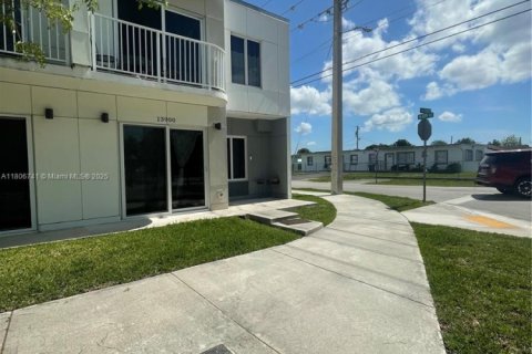 Купить таунхаус в Хомстед, Флорида 4 спальни, 133.22м2, № 1957788 - фото 2