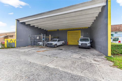 Immobilier commercial à vendre à Hollywood, Floride № 1982866 - photo 4