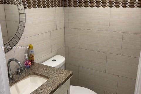 Снять в аренду кондоминиум в Санни-Айлс-Бич, Флорида 1 спальня, 67.35м2, № 2067856 - фото 3