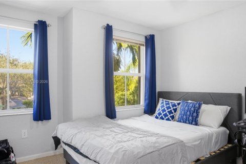 Снять в аренду таунхаус в Мирамар, Флорида 3 спальни, 188.87м2, № 2005503 - фото 21