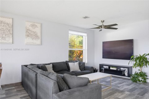 Снять в аренду таунхаус в Мирамар, Флорида 3 спальни, 188.87м2, № 2005503 - фото 5