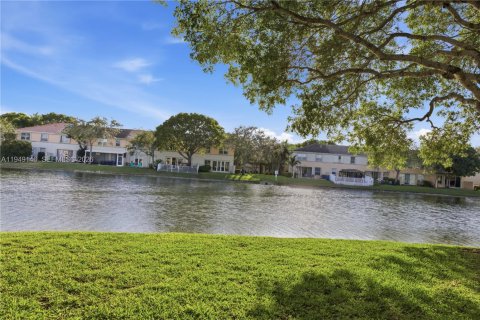 Снять в аренду таунхаус в Мирамар, Флорида 3 спальни, 188.87м2, № 2005503 - фото 12