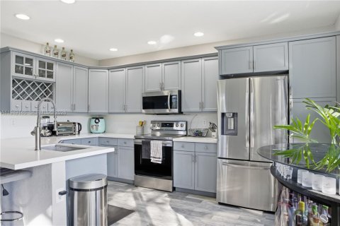 Снять в аренду таунхаус в Мирамар, Флорида 3 спальни, 188.87м2, № 2005503 - фото 8