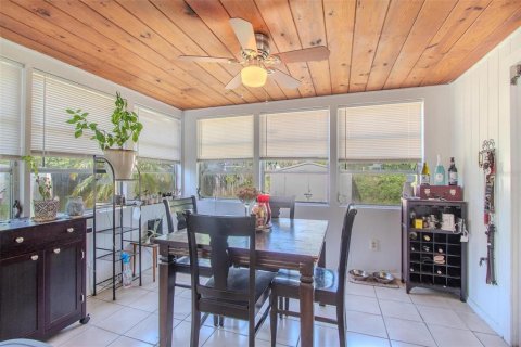 House in Orlando, Florida 2 bedrooms, 74.51 sq.m. № 1690133 - photo 11