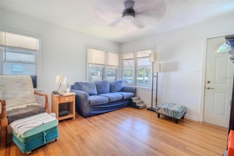 House in Orlando, Florida 2 bedrooms, 74.51 sq.m. № 1690133 - photo 5