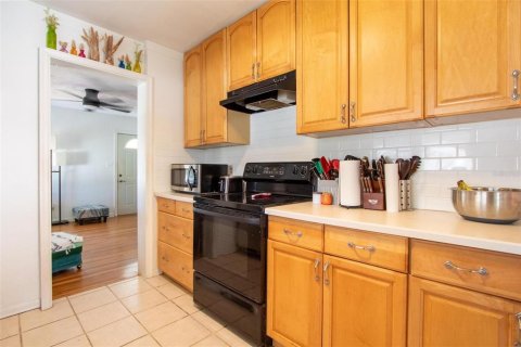 House in Orlando, Florida 2 bedrooms, 74.51 sq.m. № 1690133 - photo 9