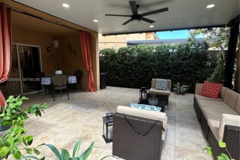 Снять в аренду кондоминиум в Хайалиа, Флорида 3 спальни, 114.27м2, № 1984651 - фото 17