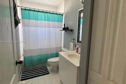 Снять в аренду кондоминиум в Хайалиа, Флорида 3 спальни, 114.27м2, № 1984651 - фото 14