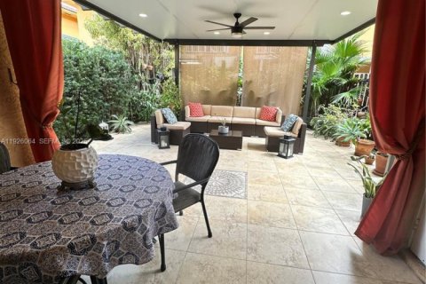 Снять в аренду кондоминиум в Хайалиа, Флорида 3 спальни, 114.27м2, № 1984651 - фото 15