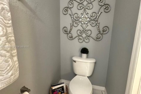 Снять в аренду кондоминиум в Хайалиа, Флорида 3 спальни, 114.27м2, № 1984651 - фото 6