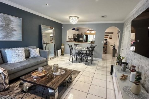 Снять в аренду кондоминиум в Хайалиа, Флорида 3 спальни, 114.27м2, № 1984651 - фото 3