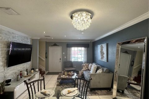 Снять в аренду кондоминиум в Хайалиа, Флорида 3 спальни, 114.27м2, № 1984651 - фото 4