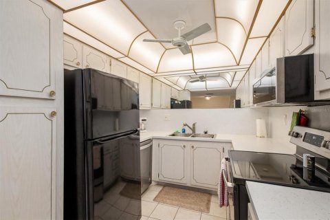 Купить кондоминиум в Пунта-Горда, Флорида 6 комнат, 106.56м2, № 2099598 - фото 8