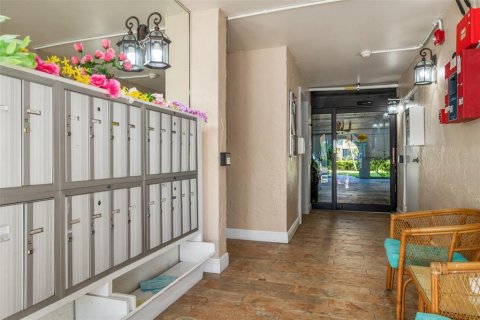 Купить кондоминиум в Пунта-Горда, Флорида 6 комнат, 106.56м2, № 2099598 - фото 3