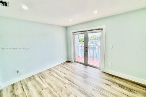 Снять в аренду кондоминиум в Майами, Флорида 2 спальни, 158.86м2, № 1861434 - фото 23