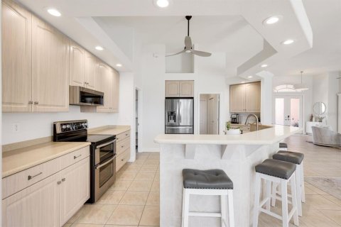 Casa en venta en Cape Coral, Florida, 3 dormitorios, 210.8 m2 № 2102436 - foto 18