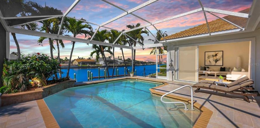 Casa en Cape Coral, Florida 3 dormitorios, 210.8 m2 № 2102436