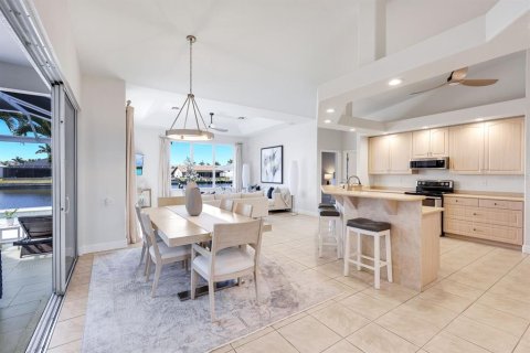 Casa en venta en Cape Coral, Florida, 3 dormitorios, 210.8 m2 № 2102436 - foto 23