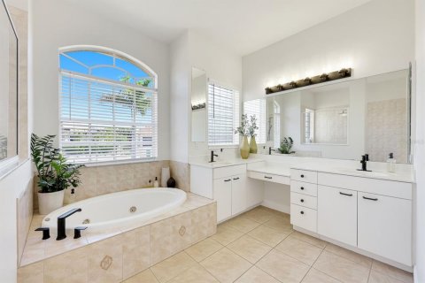 Casa en venta en Cape Coral, Florida, 3 dormitorios, 210.8 m2 № 2102436 - foto 28