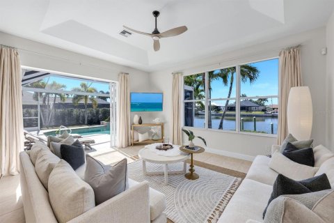 Casa en venta en Cape Coral, Florida, 3 dormitorios, 210.8 m2 № 2102436 - foto 24