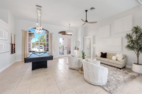 Casa en venta en Cape Coral, Florida, 3 dormitorios, 210.8 m2 № 2102436 - foto 16