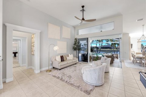 Casa en venta en Cape Coral, Florida, 3 dormitorios, 210.8 m2 № 2102436 - foto 13