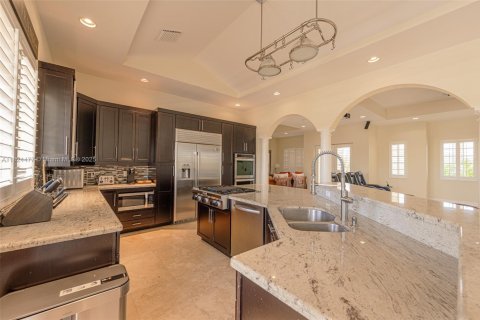 House in Big Pine Key, Florida 4 bedrooms, 289.48 sq.m. № 1888754 - photo 15