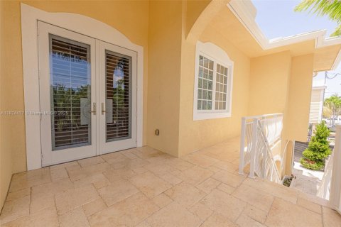 House in Big Pine Key, Florida 4 bedrooms, 289.48 sq.m. № 1888754 - photo 3