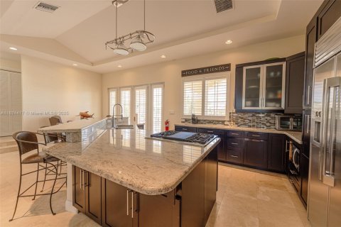 House in Big Pine Key, Florida 4 bedrooms, 289.48 sq.m. № 1888754 - photo 19