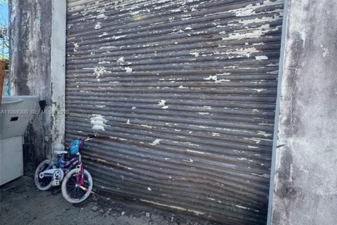 Immobilier commercial à vendre à Hialeah, Floride № 2051493 - photo 11