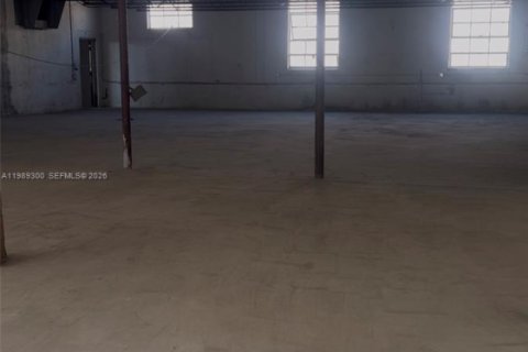 Immobilier commercial à vendre à Hialeah, Floride № 2051493 - photo 5