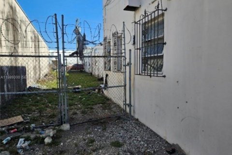 Immobilier commercial à vendre à Hialeah, Floride № 2051493 - photo 8