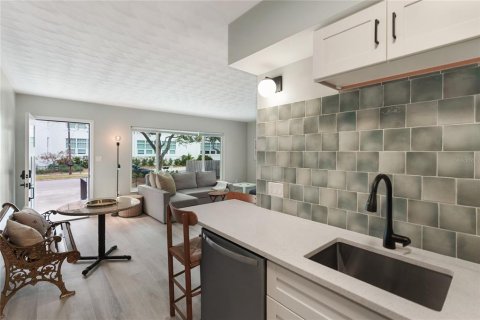 Купить коммерческую недвижимость в Сарасота, Флорида 2 спальни, 111.48м2, № 1570457 - фото 11
