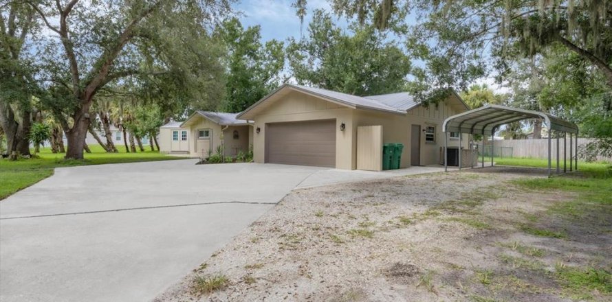Villa ou maison à Port Charlotte, Floride 3 chambres, 122.91 m2 № 1914136