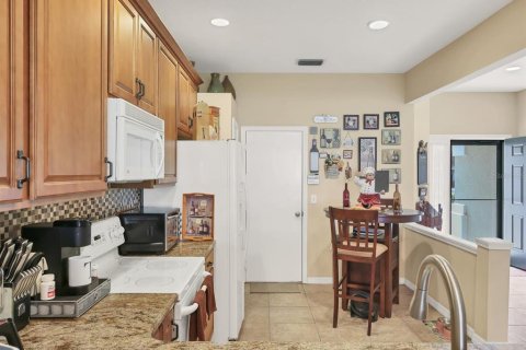 Townhouse in Bradenton, Florida 3 bedrooms, 148.27 sq.m. № 1911332 - photo 14