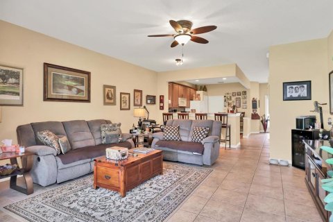 Townhouse in Bradenton, Florida 3 bedrooms, 148.27 sq.m. № 1911332 - photo 8