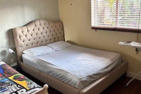 Villa ou maison à vendre à Miami, Floride: 4 chambres, 197.14 m2 № 2054773 - photo 17