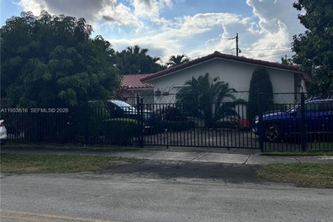 Villa ou maison à Miami, Floride 4 chambres, 197.14 m2 № 2054773