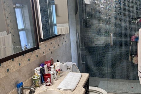 Villa ou maison à vendre à Miami, Floride: 4 chambres, 197.14 m2 № 2054773 - photo 15