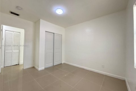 Villa ou maison à louer à Miami, Floride: 4 chambres, 111.76 m2 № 2040377 - photo 15