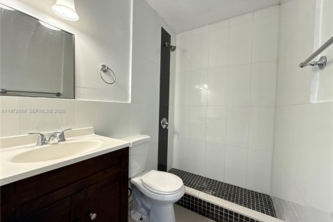 Villa ou maison à louer à Miami, Floride: 4 chambres, 111.76 m2 № 2040377 - photo 18