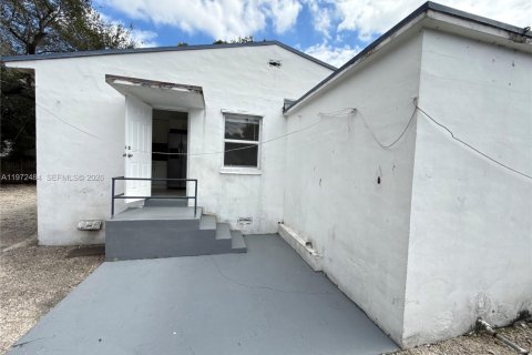 Villa ou maison à louer à Miami, Floride: 4 chambres, 111.76 m2 № 2040377 - photo 24