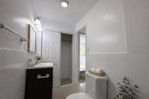 Villa ou maison à louer à Miami, Floride: 4 chambres, 111.76 m2 № 2040377 - photo 29