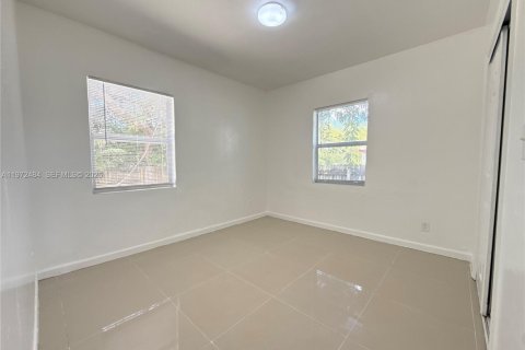 Villa ou maison à louer à Miami, Floride: 4 chambres, 111.76 m2 № 2040377 - photo 17