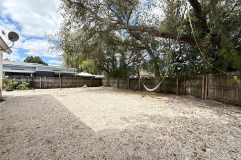 Villa ou maison à louer à Miami, Floride: 4 chambres, 111.76 m2 № 2040377 - photo 23