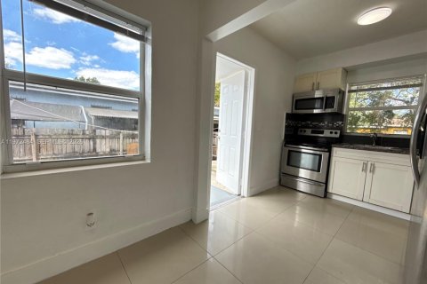 Villa ou maison à louer à Miami, Floride: 4 chambres, 111.76 m2 № 2040377 - photo 21